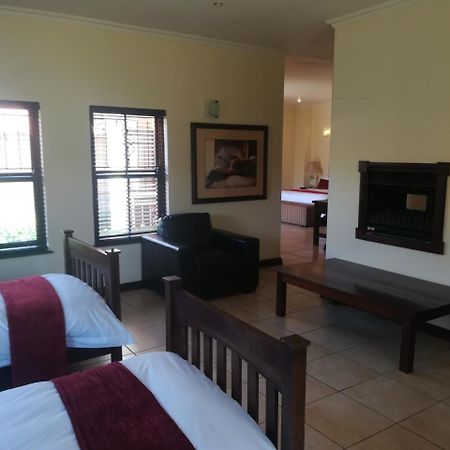 Moon And Sixpence Garden Guest House Muldersdrift Eksteriør billede