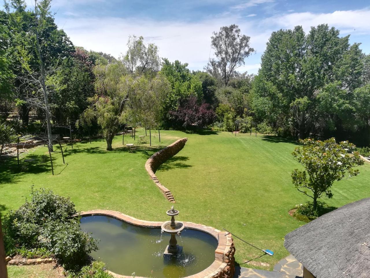 Moon And Sixpence Garden Guest House Muldersdrift Eksteriør billede
